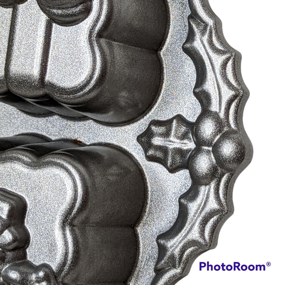 Nordic Ware Christmas Mini Loaf Pan Holiday Giving Treats Decorative Gifts - Picture 10 of 13